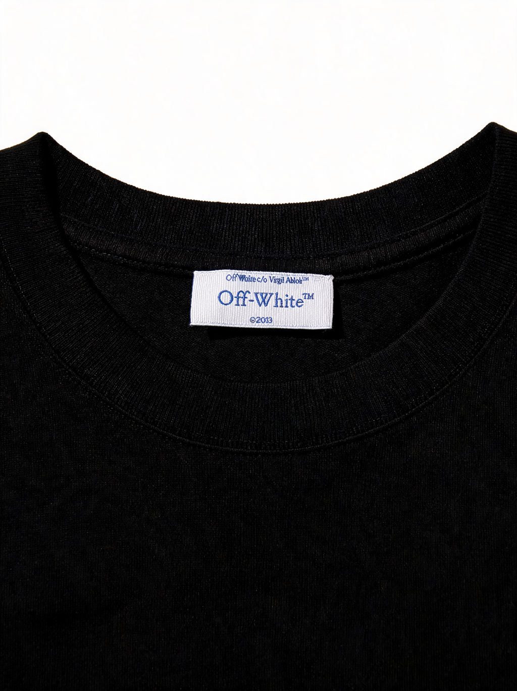 Remera Off White logo grande