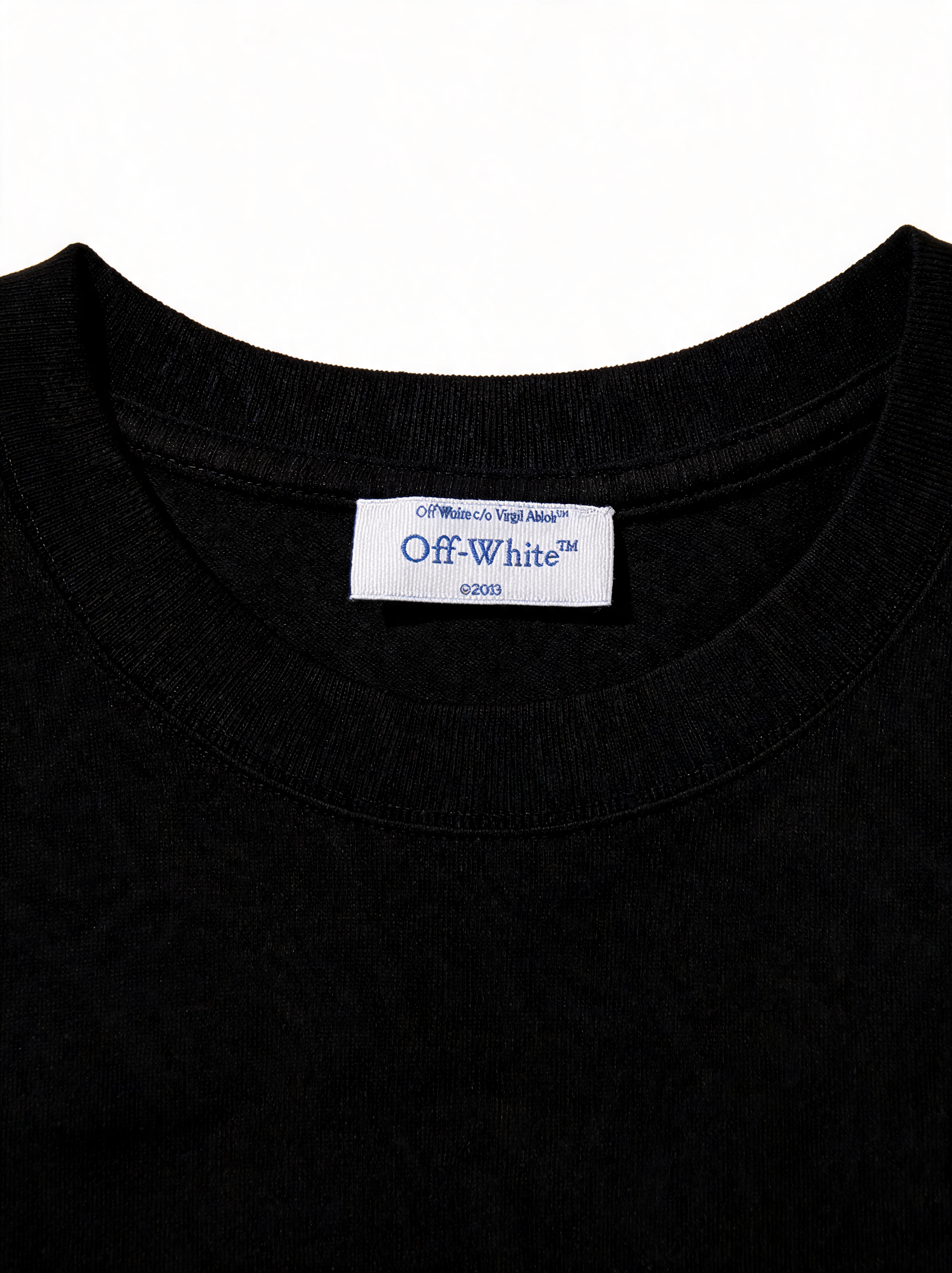 Remera Off White logo grande