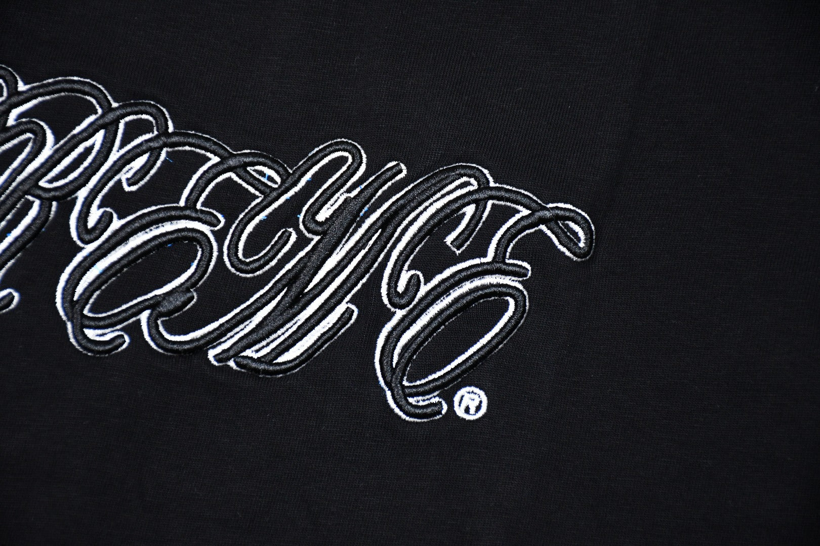Supreme Tee - Ripped Logo